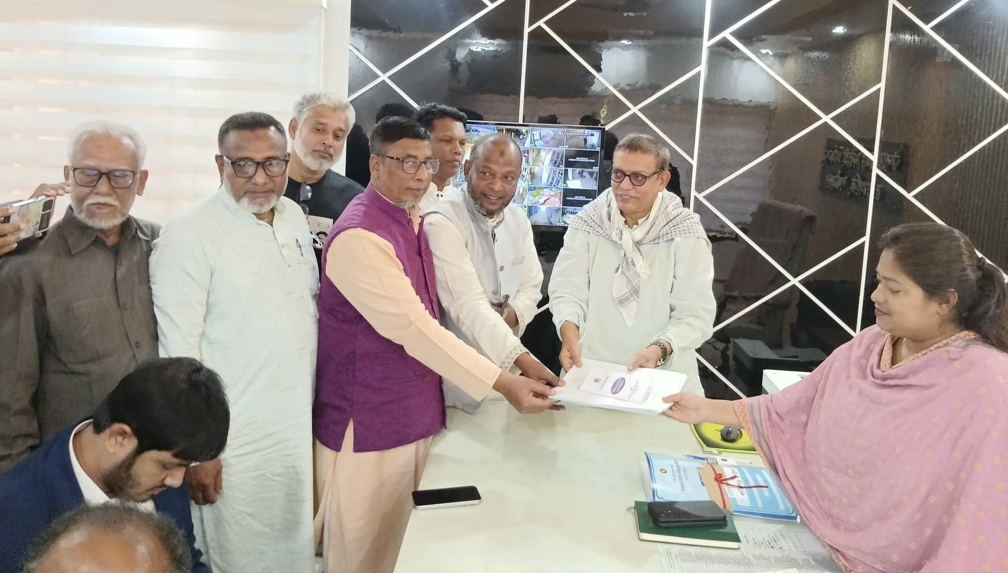 মনোনয়নপত্র সংগ্রহ করলেন বিএনপি নেতা নিজান