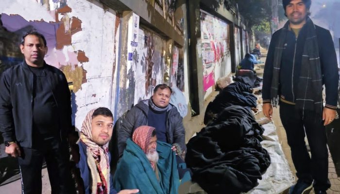 স্বপ্ন নিয়ে ফাউন্ডেশনের কম্বল পেয়ে খুশি শীতার্তরা