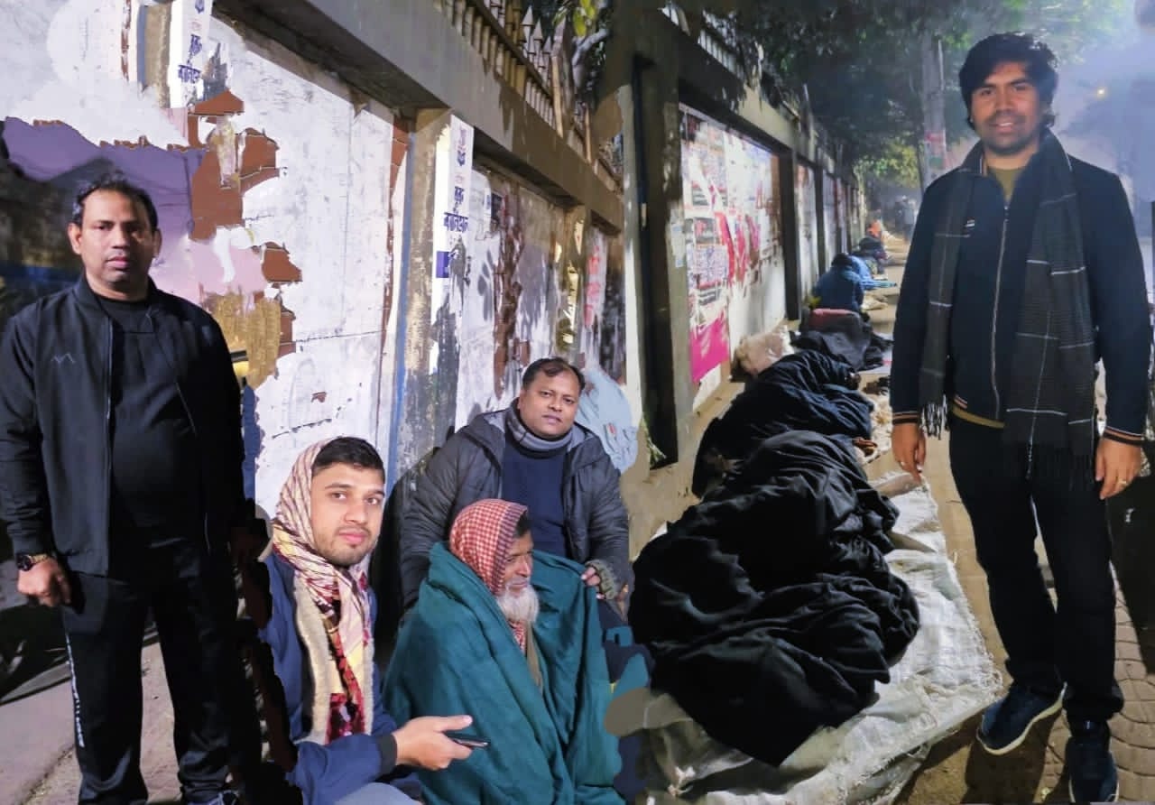 স্বপ্ন নিয়ে ফাউন্ডেশনের কম্বল পেয়ে খুশি শীতার্তরা