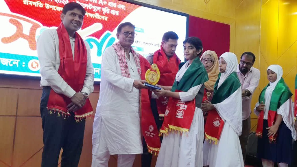 অফিসাররা হক-ন্যায়ের সাথে থাকবেন, না হয় রামগতি খালি থাকবে- হুইপ নিজান